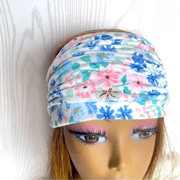 White & Blue Floral Print Jersey Knit WideTwisted Headband, Spring Headwraps - Picture 6 of 6